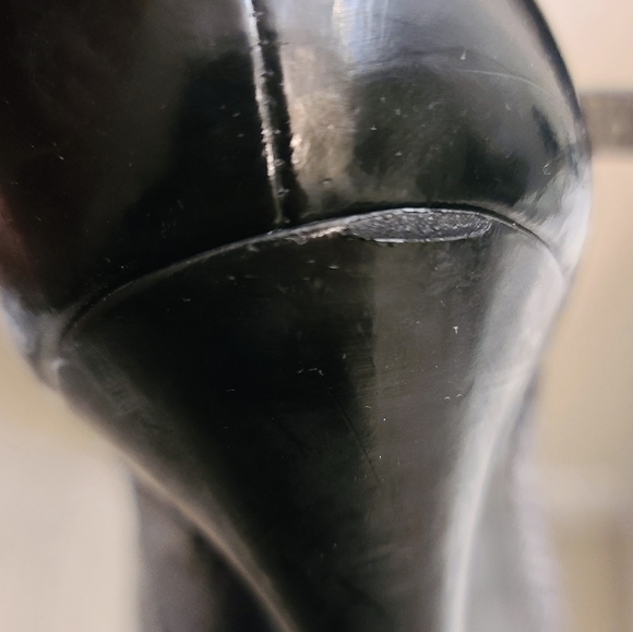 Black open toe stilleos by Guess - Picture 7 of 7